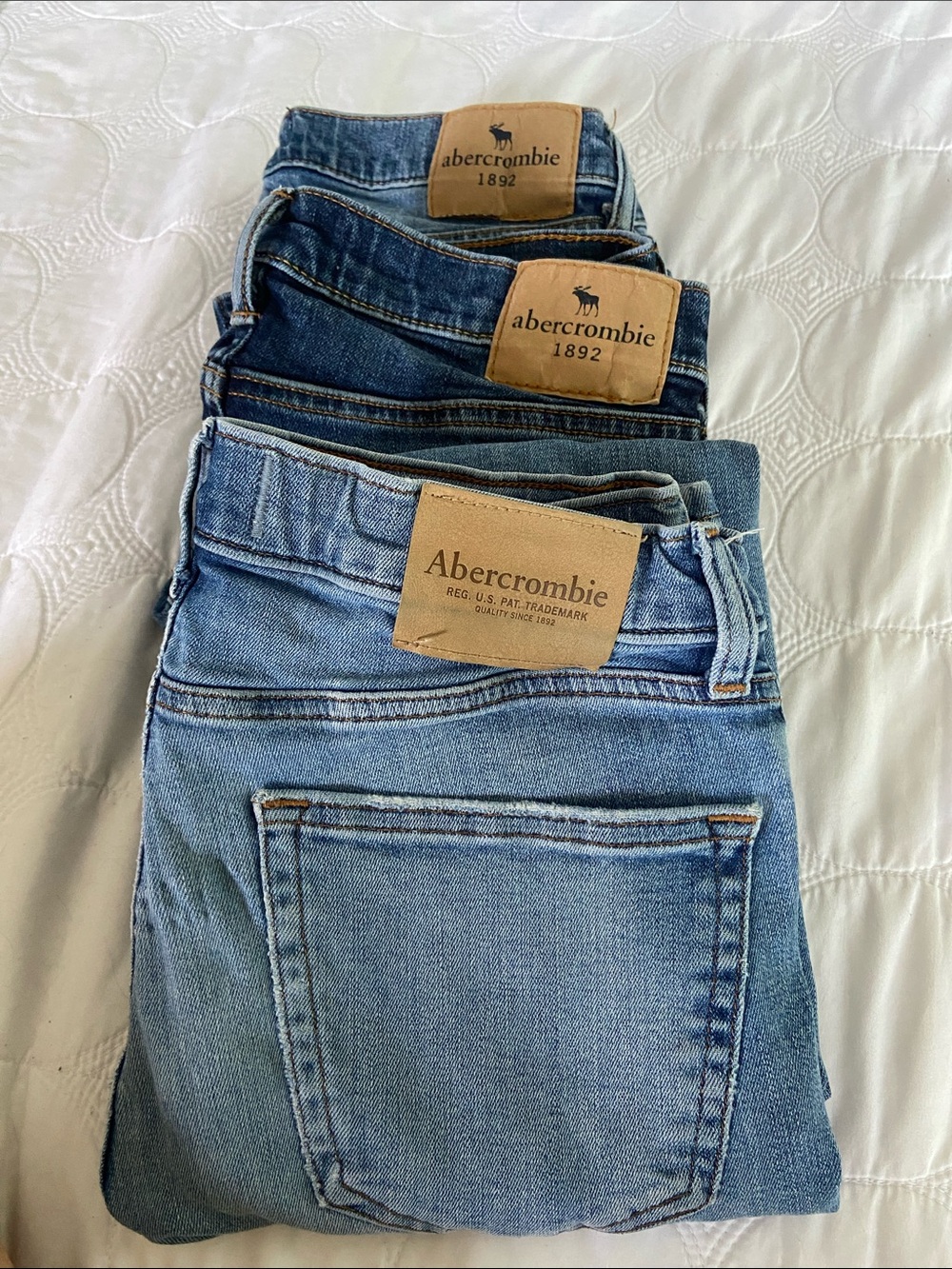 Bundle ofAbercrombie & Fitch kids ligh & Medium Blue Straight Leg Jeans (3 Pack)